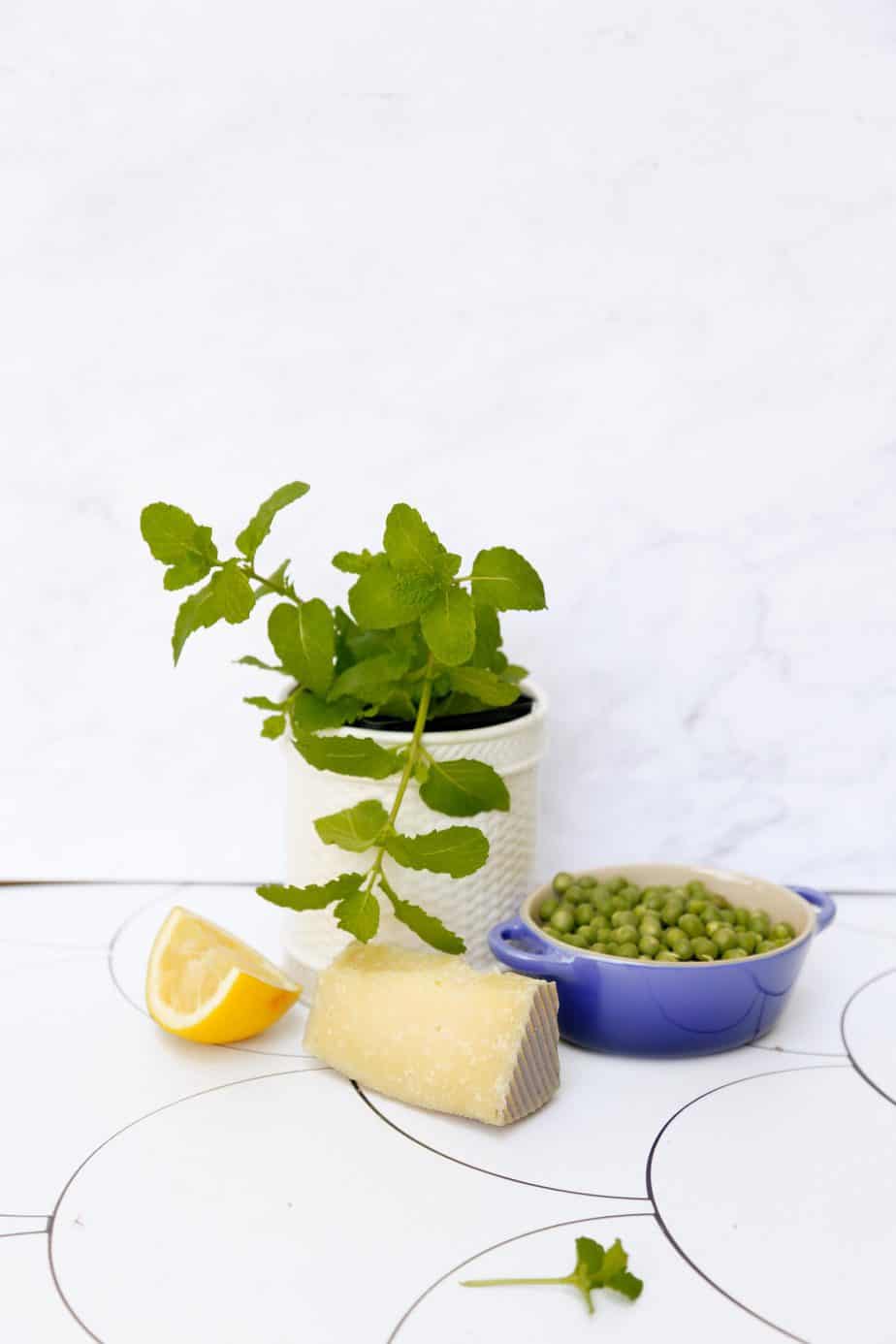 vegan pea pesto with mint crostini ingredients