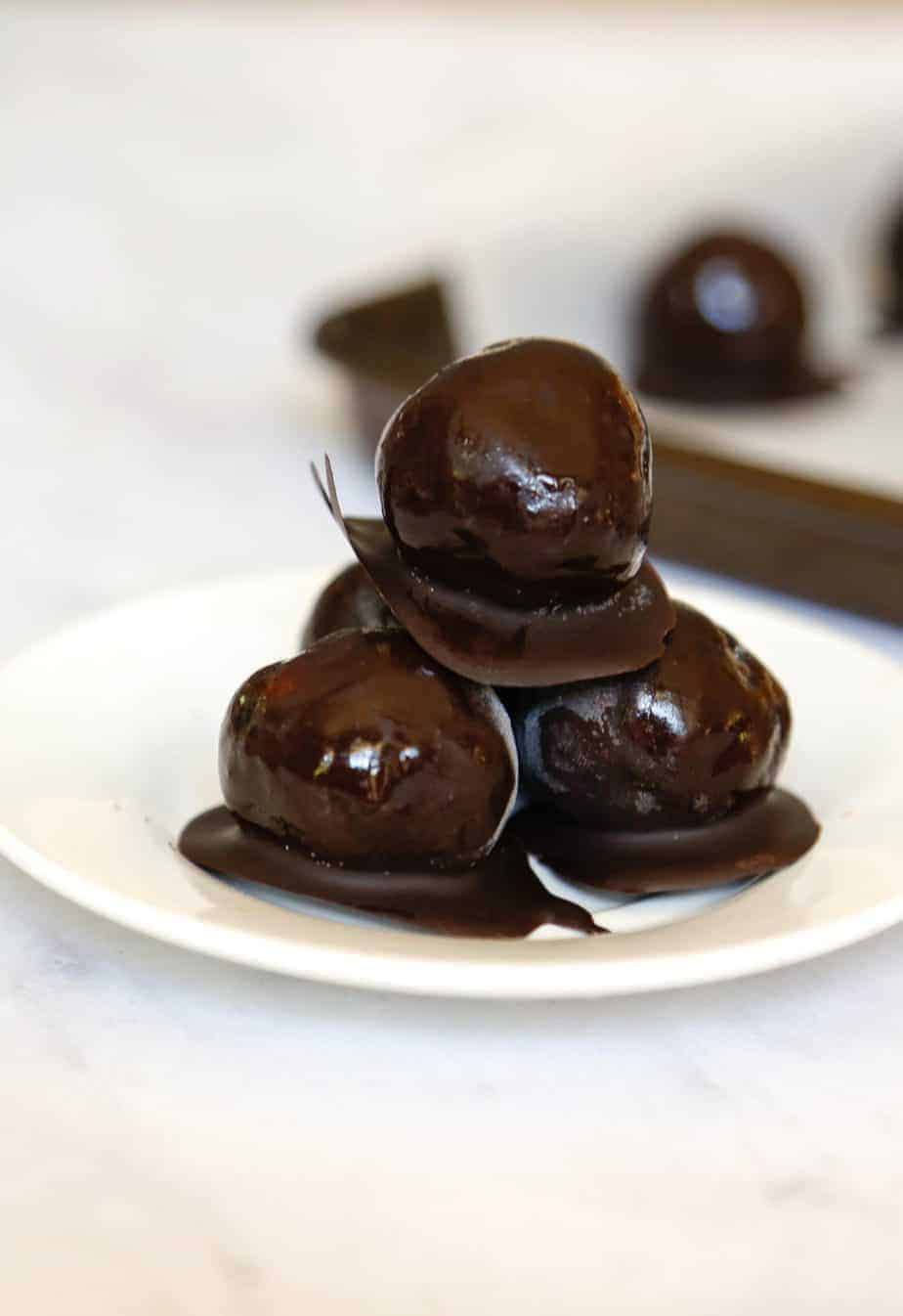 Vegan Chocolate Truffles, Vegan Chocolate Truffles with Cashew Filling