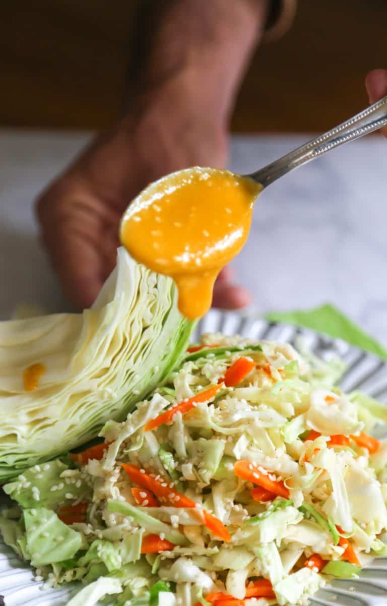 Detox Cabbage and Carrot Salad with Ginger Miso Dressing – Vegan