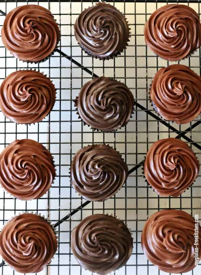 gluten free chocolate cupcakes with fudge frosting 